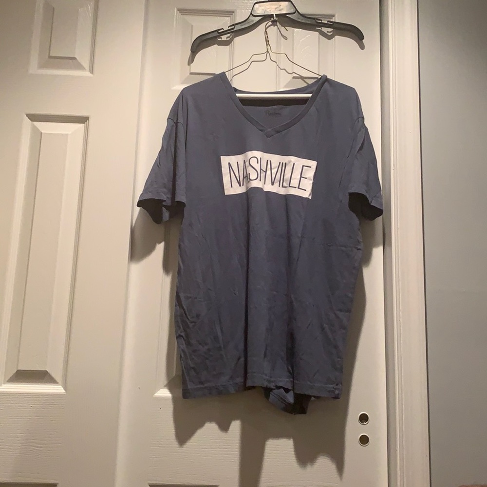 Nashville Pressbox tshirt size L in excellent condition!